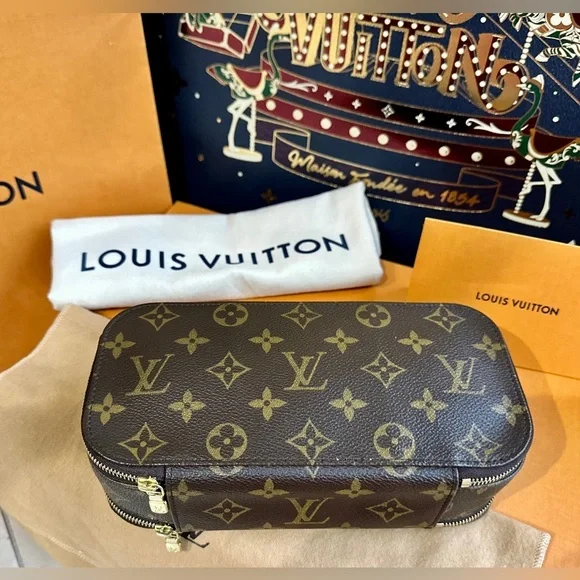 Vintage Louis Vuitton Monogram Toiletry / Make up Bag - Rare - Picture 1 of 16